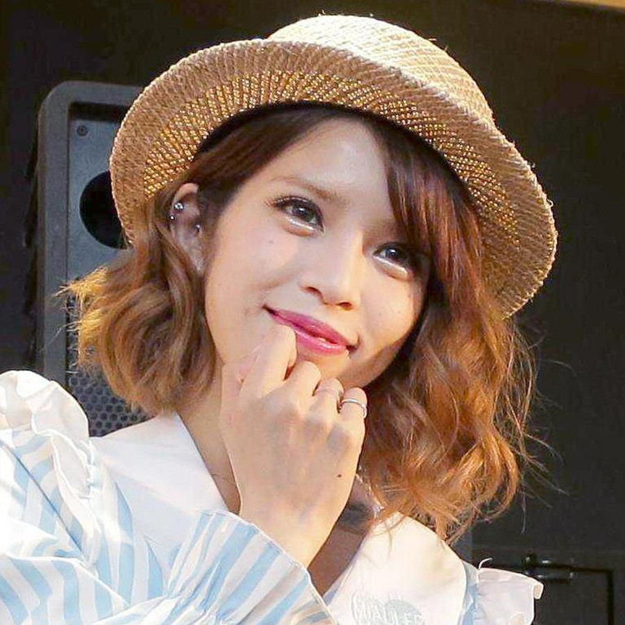 投稿写真 坂口杏里さん 亡き母 坂口良子さんの 誕生日 を報告 反響多数 ママスタ